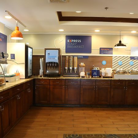Holiday Inn Express Hotel & Suites Cleveland - Ms By Ihg Exteriér fotografie