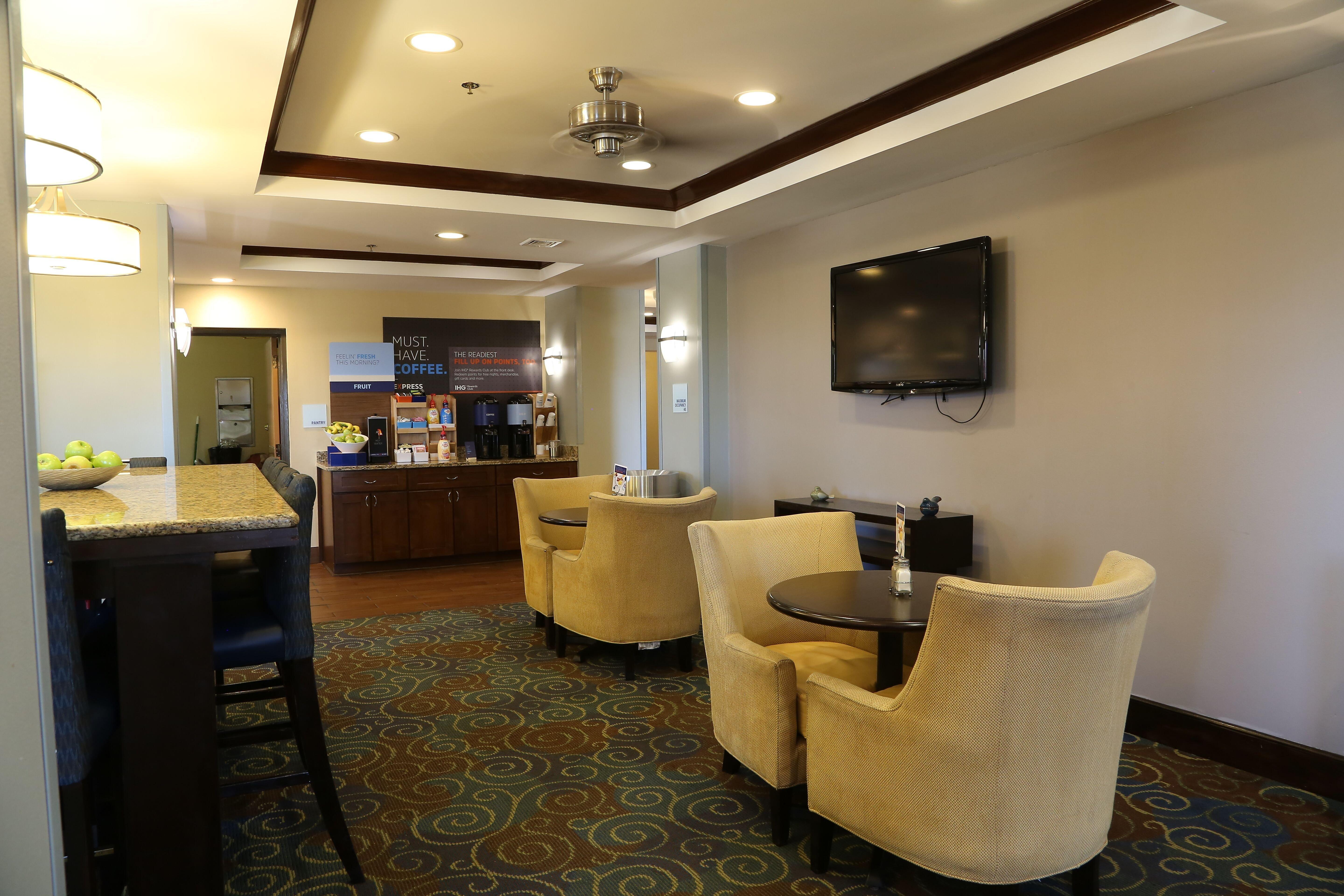 Holiday Inn Express Hotel & Suites Cleveland - Ms By Ihg Exteriér fotografie