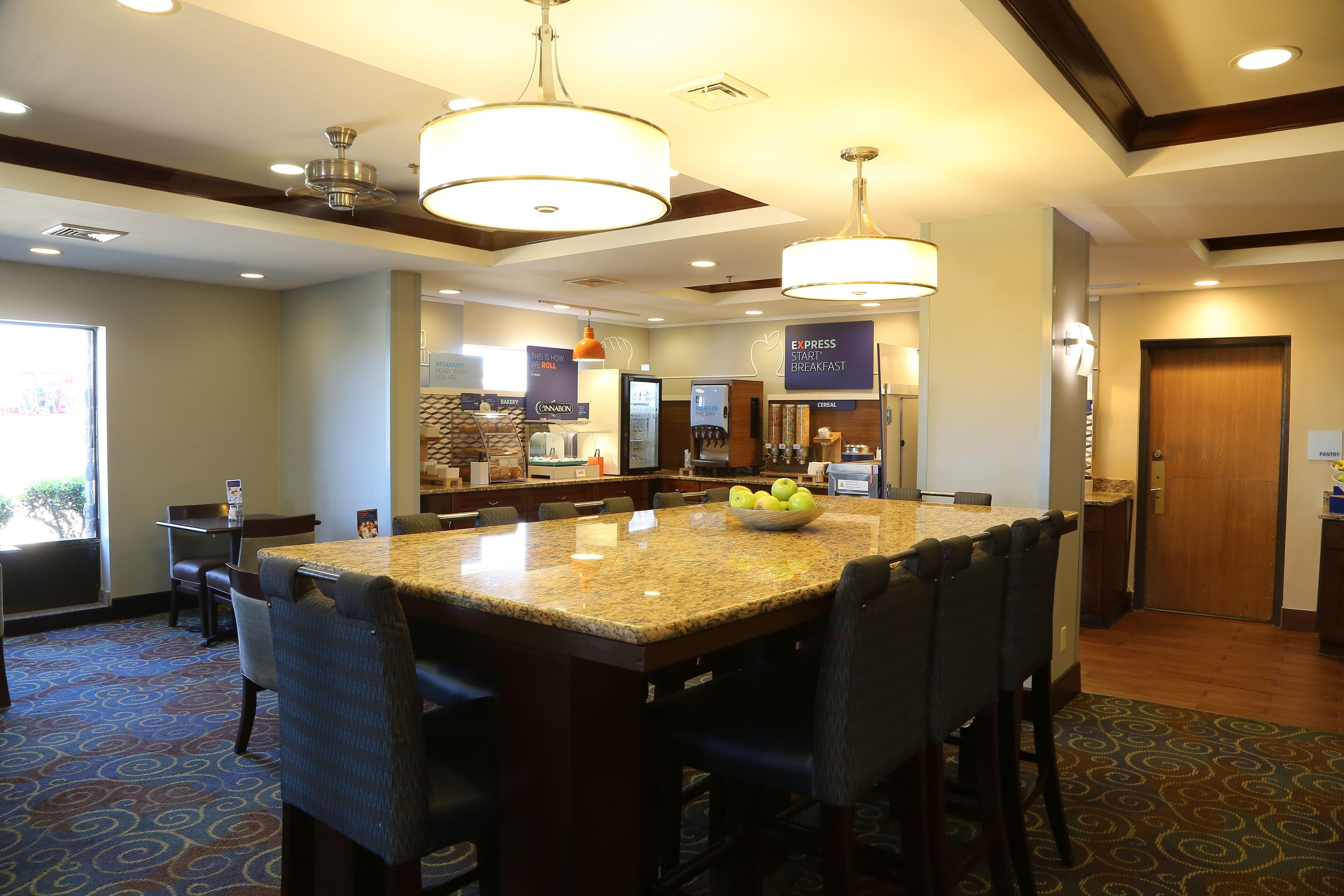 Holiday Inn Express Hotel & Suites Cleveland - Ms By Ihg Exteriér fotografie
