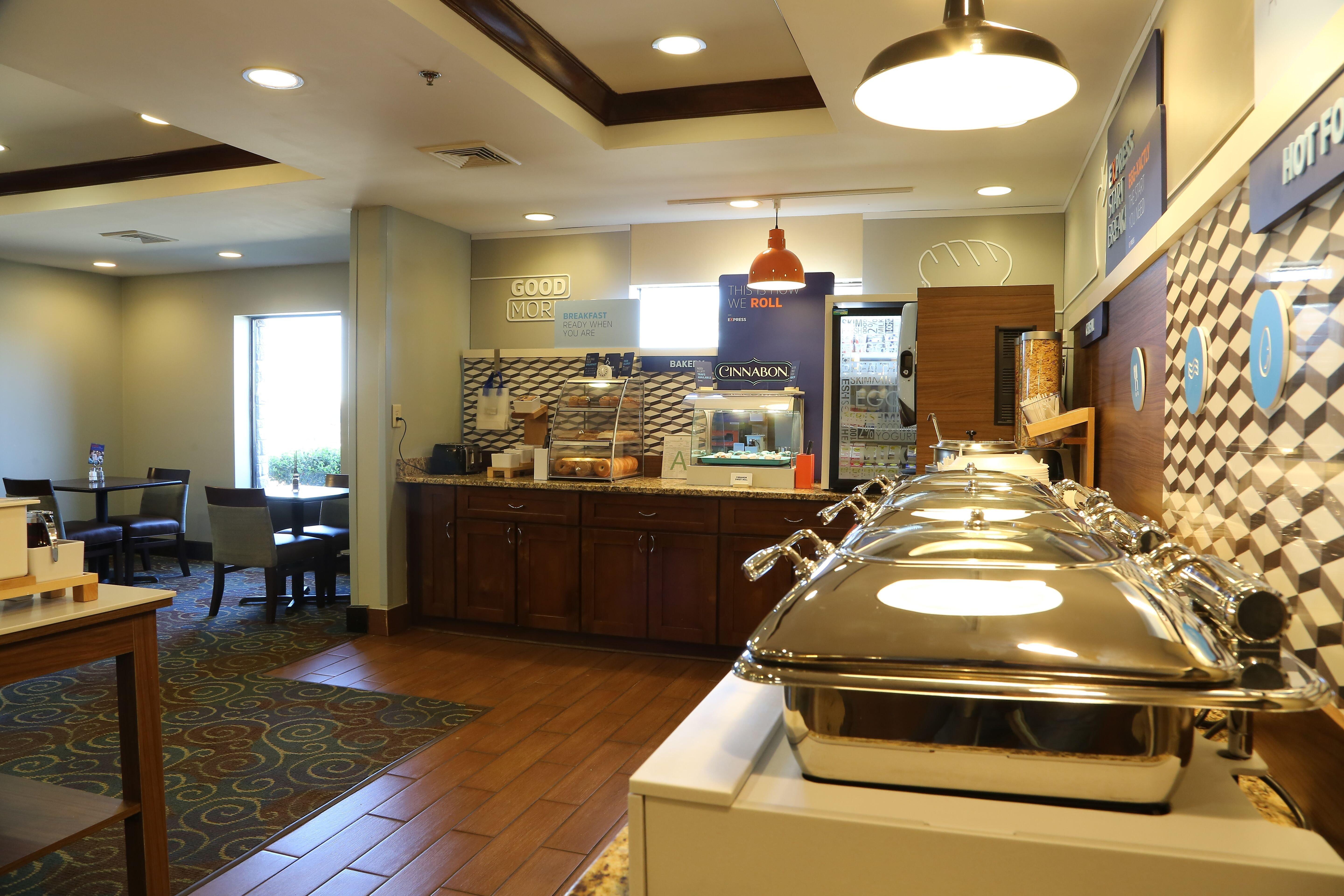 Holiday Inn Express Hotel & Suites Cleveland - Ms By Ihg Exteriér fotografie
