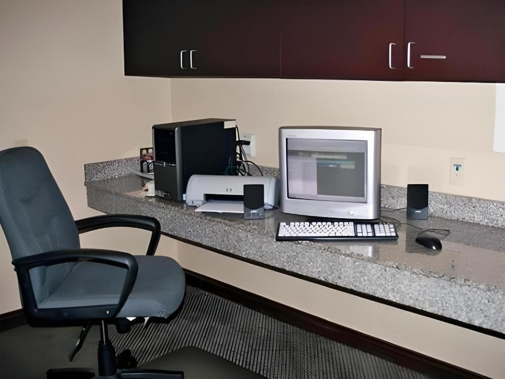 Holiday Inn Express Hotel & Suites Cleveland - Ms By Ihg Exteriér fotografie