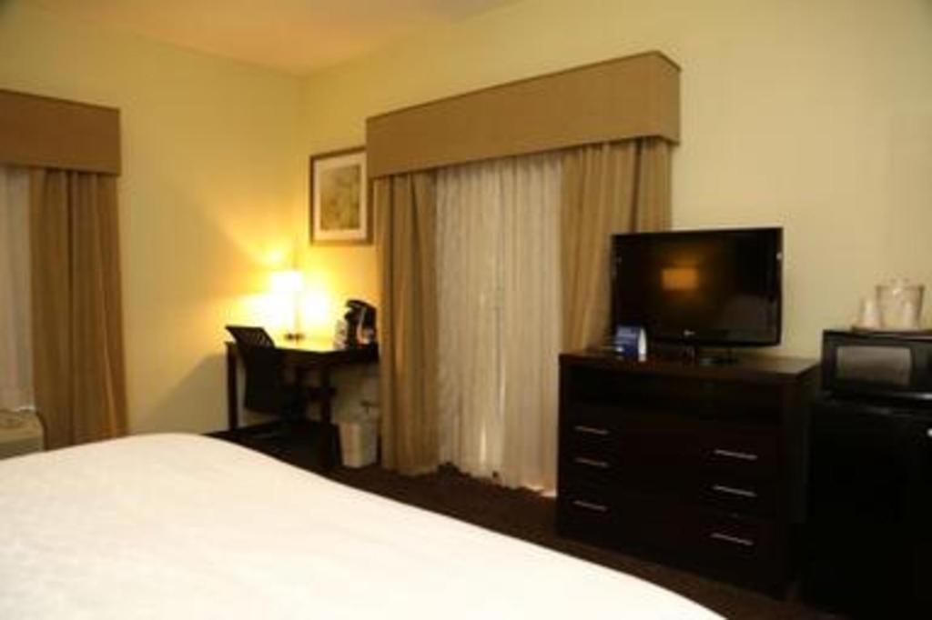 Holiday Inn Express Hotel & Suites Cleveland - Ms By Ihg Exteriér fotografie
