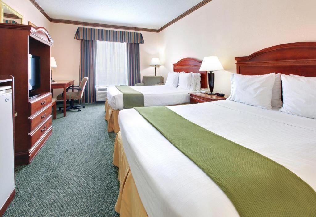 Holiday Inn Express Hotel & Suites Cleveland - Ms By Ihg Exteriér fotografie