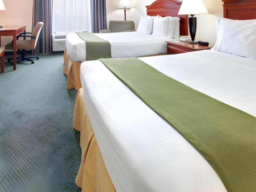 Holiday Inn Express Hotel & Suites Cleveland - Ms By Ihg Exteriér fotografie