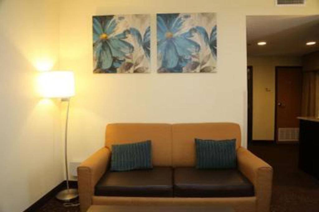 Holiday Inn Express Hotel & Suites Cleveland - Ms By Ihg Exteriér fotografie