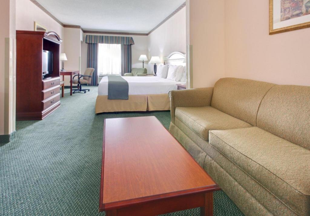 Holiday Inn Express Hotel & Suites Cleveland - Ms By Ihg Exteriér fotografie