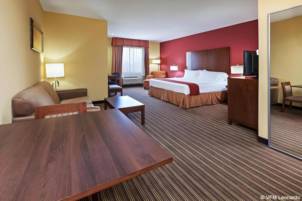 Holiday Inn Express Hotel & Suites Cleveland - Ms By Ihg Exteriér fotografie