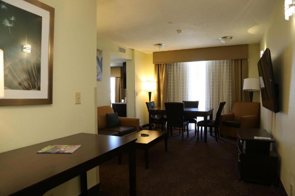 Holiday Inn Express Hotel & Suites Cleveland - Ms By Ihg Exteriér fotografie