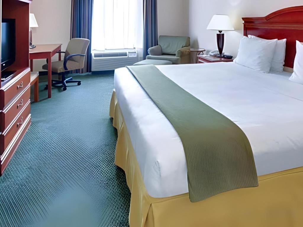 Holiday Inn Express Hotel & Suites Cleveland - Ms By Ihg Exteriér fotografie